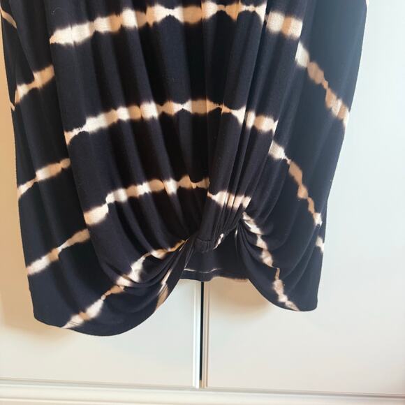 Nine Britton Levie Knot Front Knit Tee - Picture 6 of 8